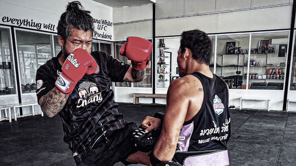 Is Muay Thai the Better Martial Art? - Differences Between Muay Thai and Boxing | Ushup