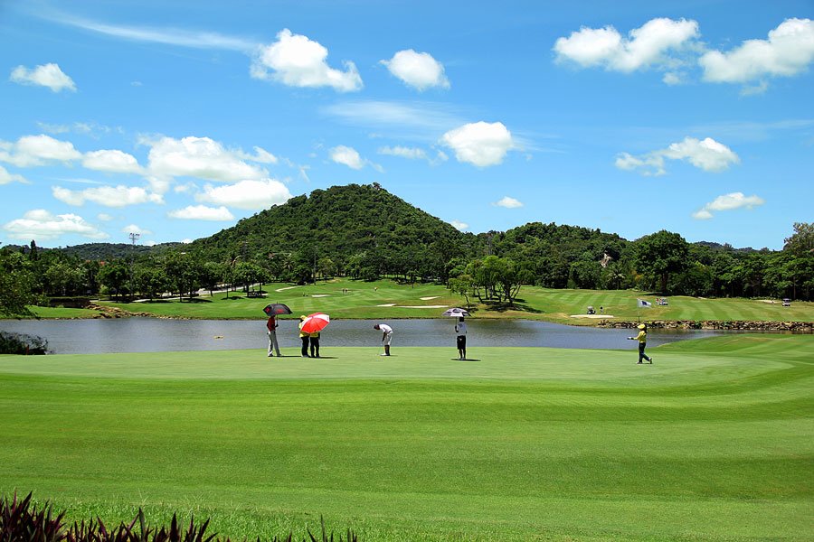 Image of a Golf Course with a Lake